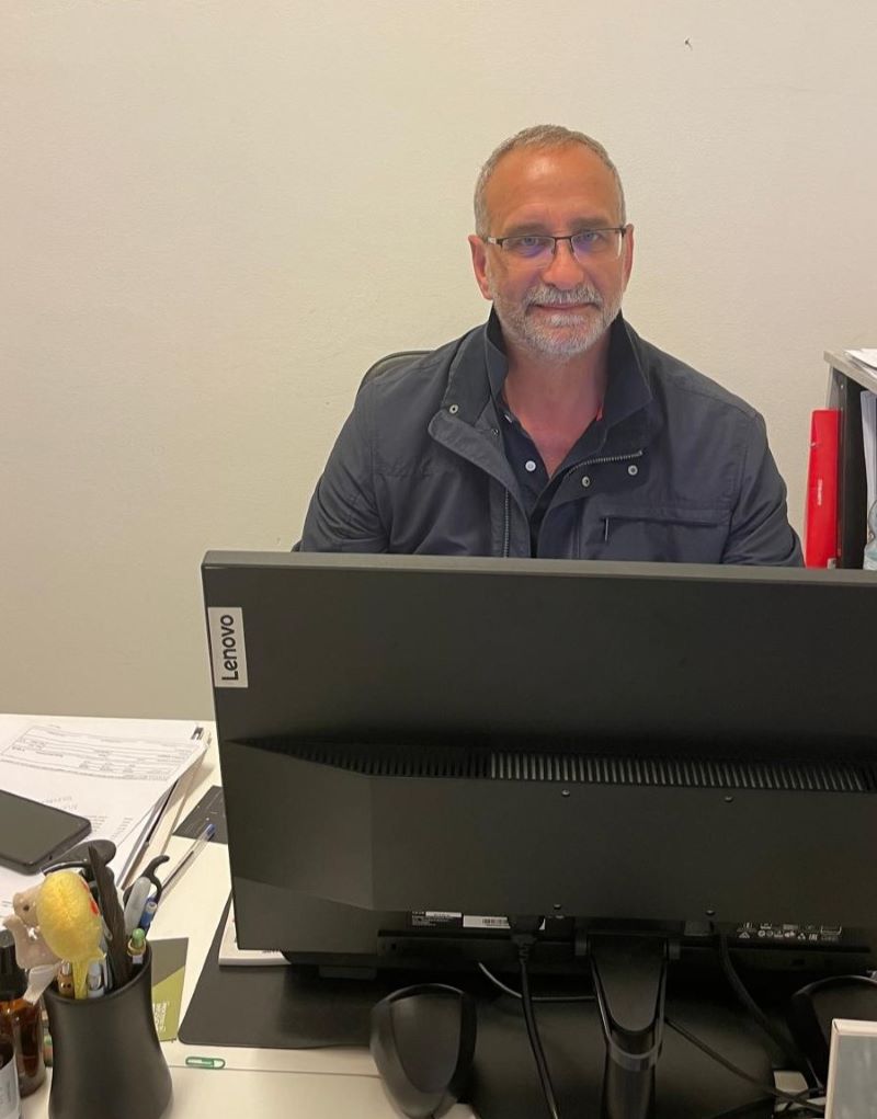 Vendita arredamento attrezzature e strumenti per parrucchiere a Giarre 